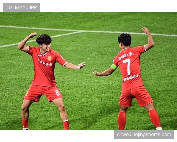 重庆铜梁龙务实反击战术，不追求控球但抓反击效率极高